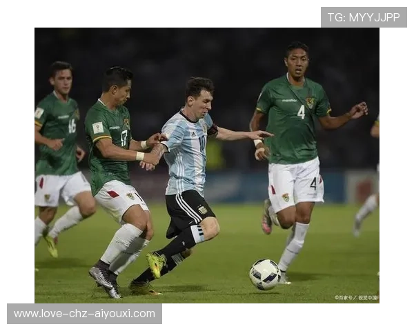 梅西任意球险破门，全场鼓掌